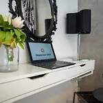 Apartment 1 Cozycentral 2 By Berti *