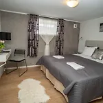 Apartment 1 Cozycentral 2 By Berti