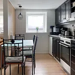 Apartment 1 Cozycentral 2 By Berti *