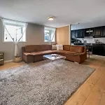 1 Cozycentral 2 By Berti