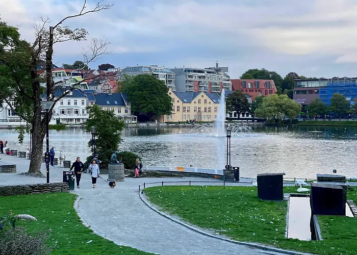 1 Cozycentral 2 By Berti 아파트 스타방에르