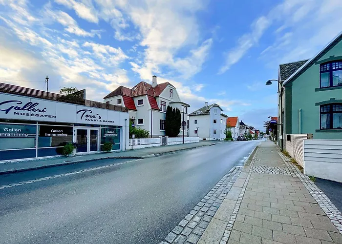 1 Cozycentral 2 By Berti